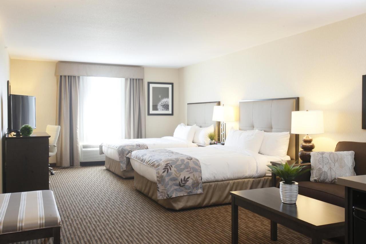 Pomeroy Inn & Suites At Olds College Esterno foto