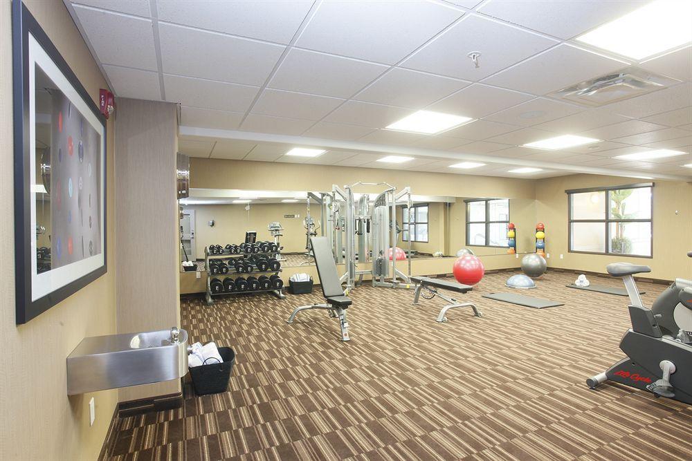 Pomeroy Inn & Suites At Olds College Esterno foto