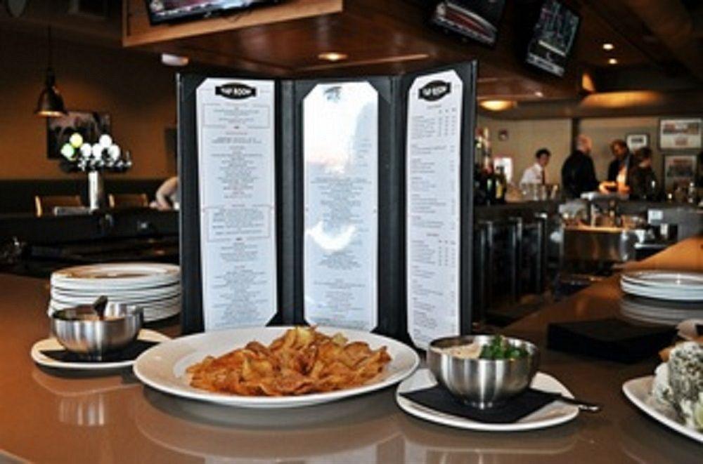 Pomeroy Inn & Suites At Olds College Esterno foto