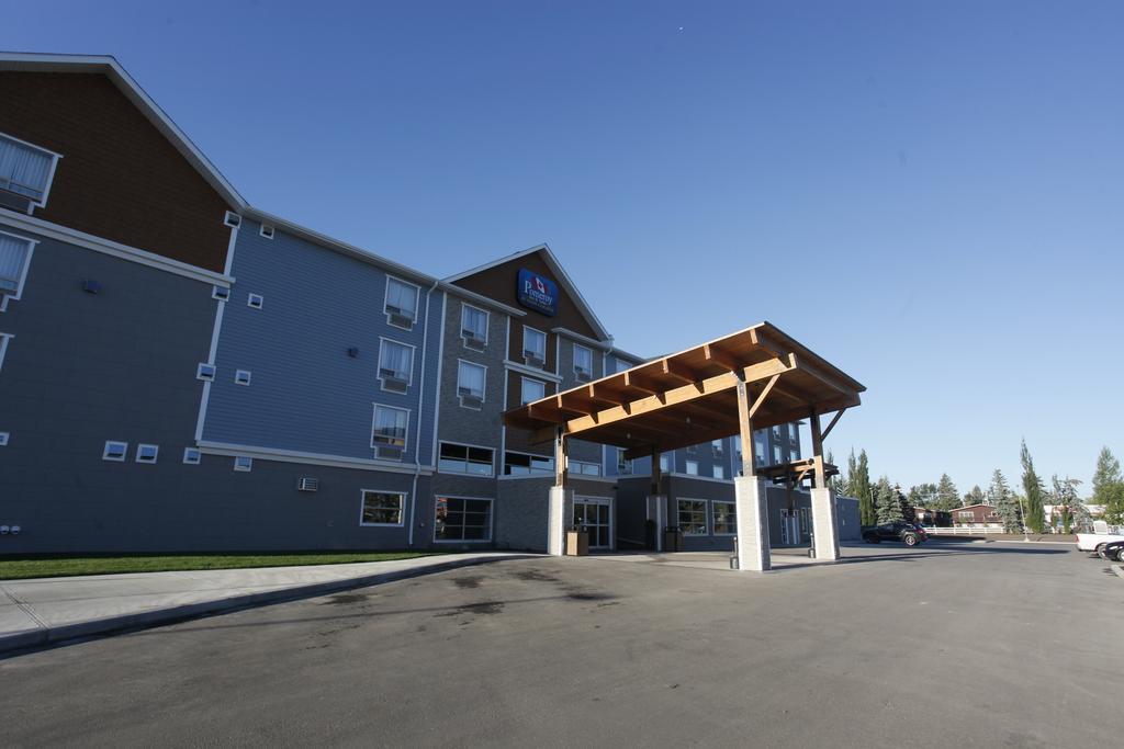 Pomeroy Inn & Suites At Olds College Esterno foto