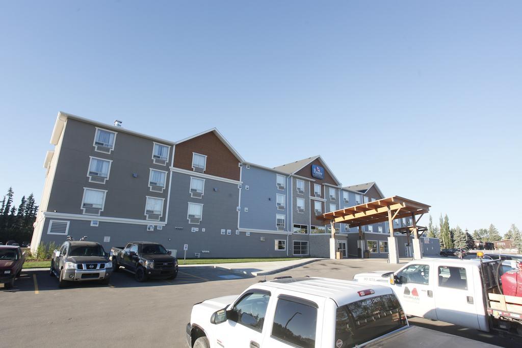 Pomeroy Inn & Suites At Olds College Esterno foto