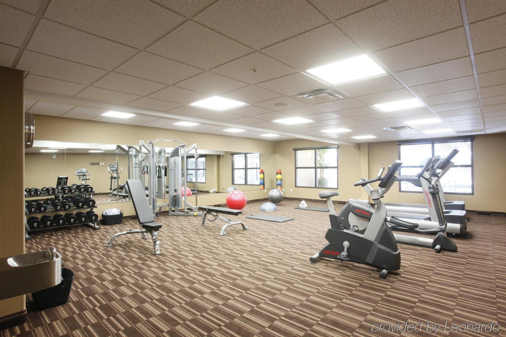 Pomeroy Inn & Suites At Olds College Esterno foto