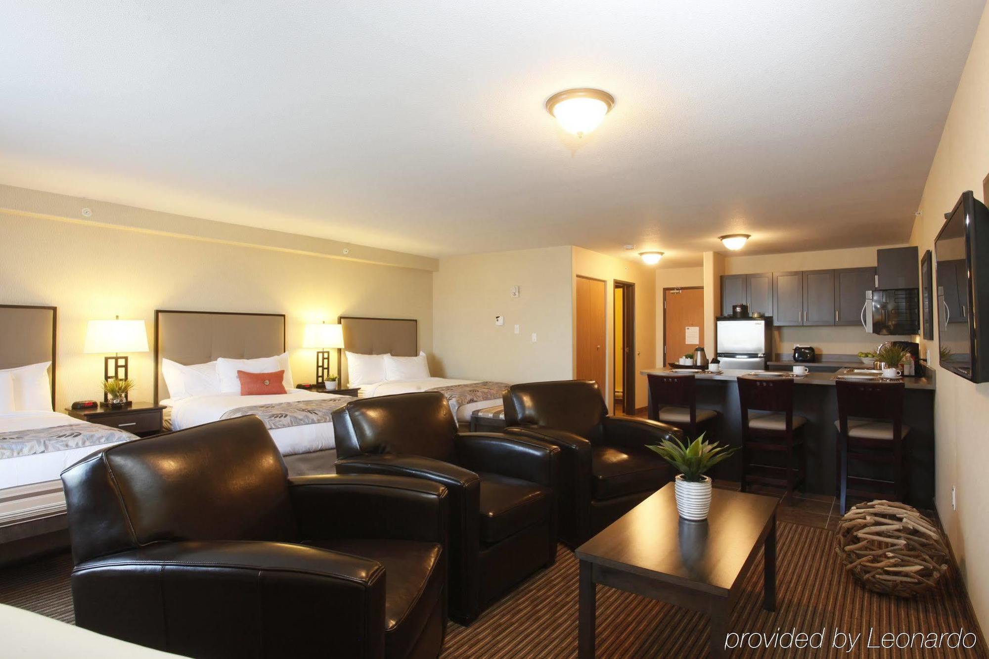 Pomeroy Inn & Suites At Olds College Esterno foto